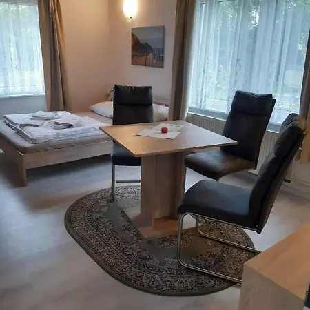 Ferienhaus Breege Rueg 1952 *